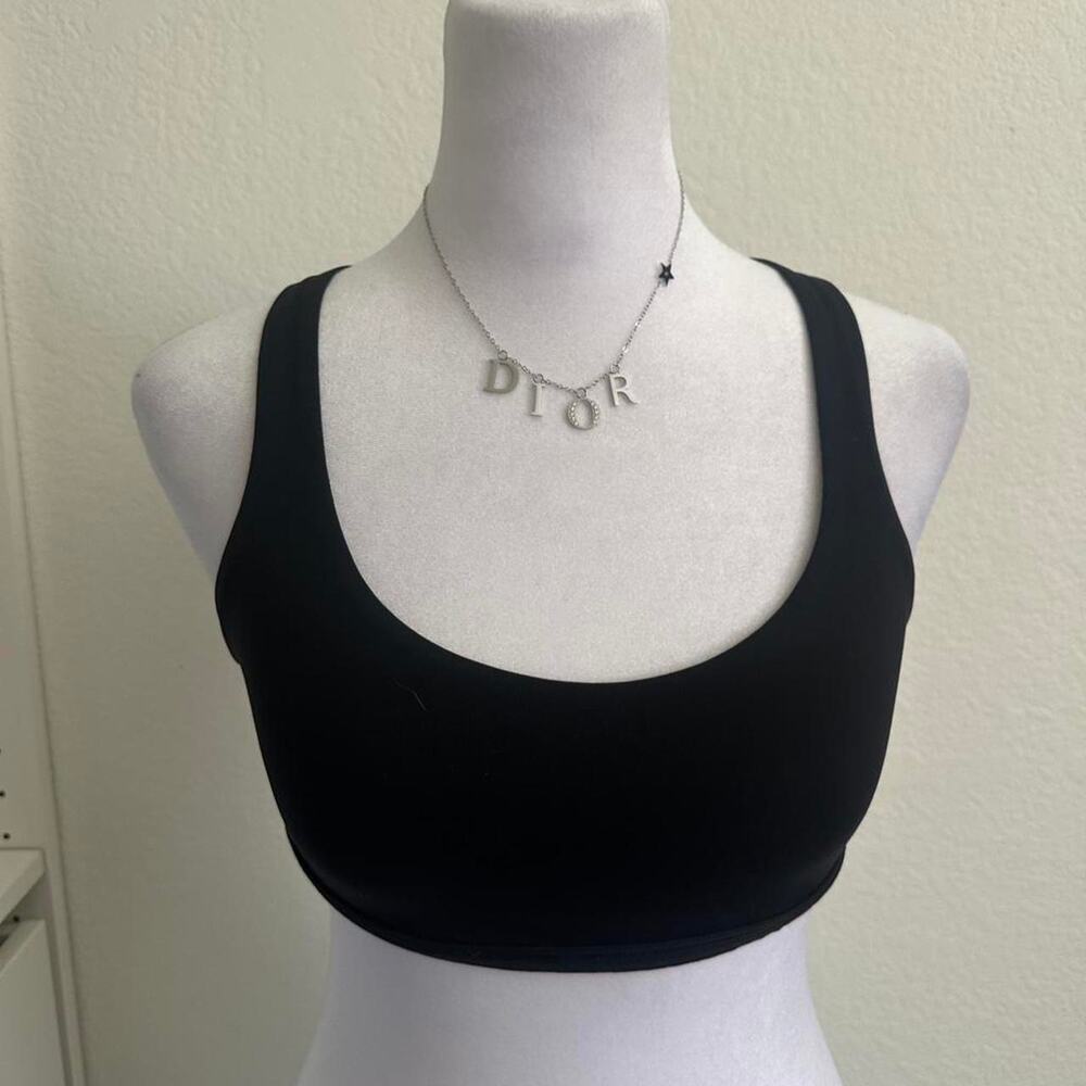 Black lululemon sports bra